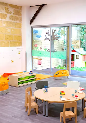 grand espace pour les activités des enfants