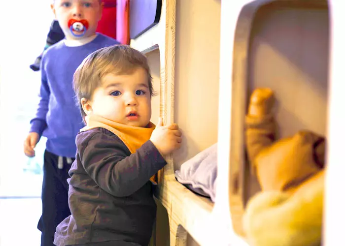 garde d'enfants sur la Côte Bleue (Bouches du Rhône)