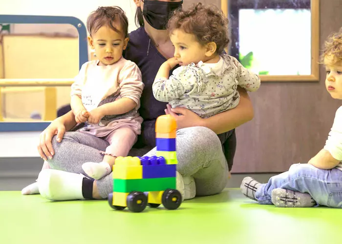 accueil et garde d'enfants dans une petite structure collective & familiale