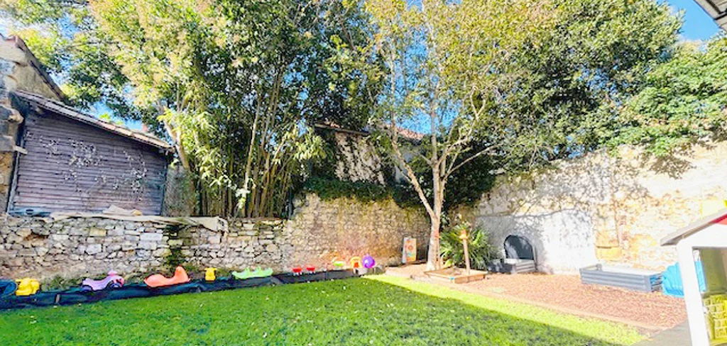 grand jardin extérieur