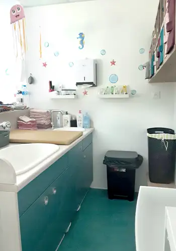 espace de change et de toilette