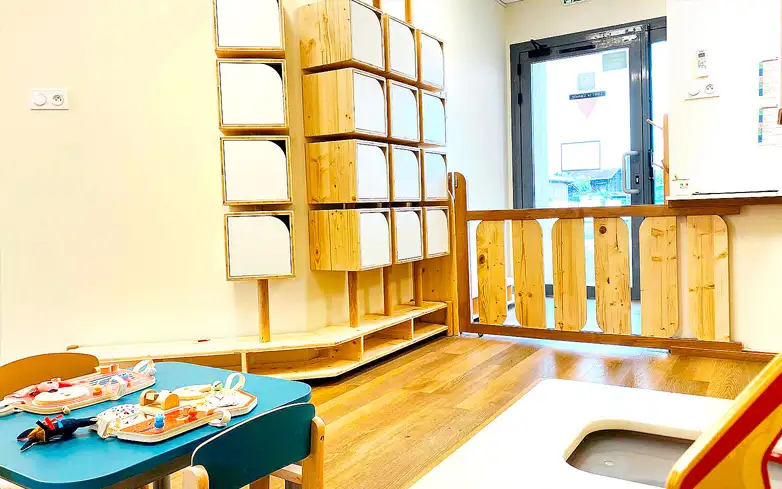 entrée dans le micro-crèche de Marcheprime