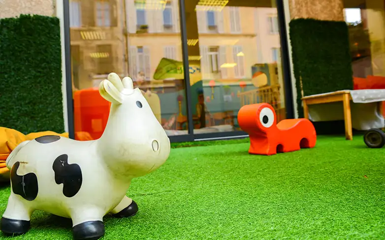 une micro-crèche au cœur du quartier Baille / Conception Marseille 5e