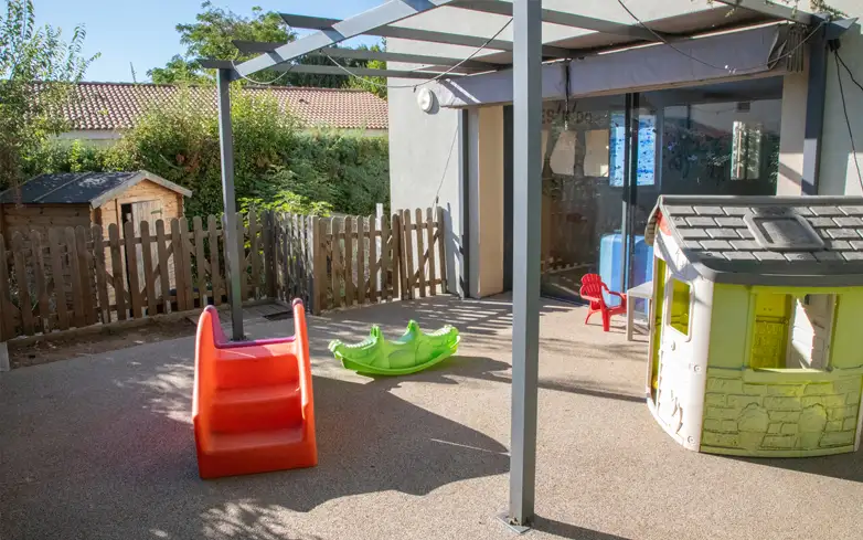 une micro-crèche à Crès, près des commerces et des grands axes